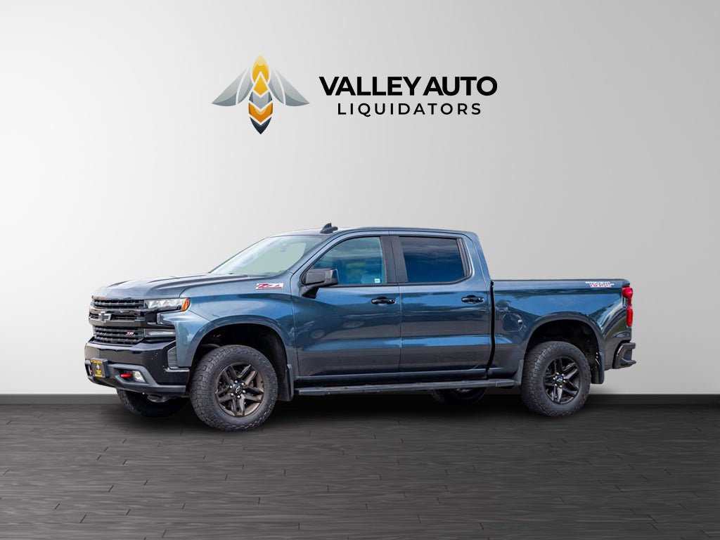 2019 Chevrolet Silverado Trail Boss-LT in Grey — front three-quarter view