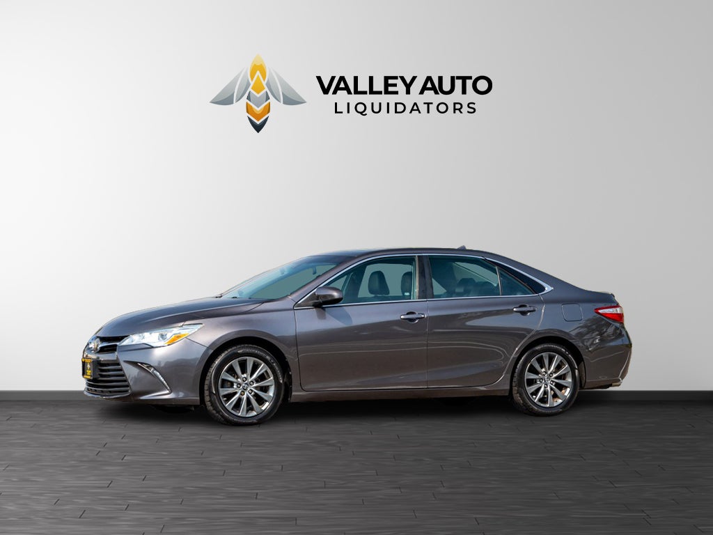 2015 Toyota Camry Base in Gray — front three-quarter view